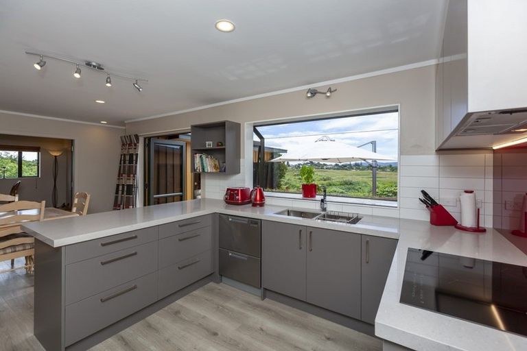 Photo of property in 85 Kiwi Road, Raumati Beach, Paraparaumu, 5032