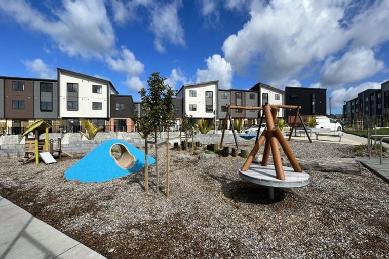 Photo of property in 5/60 Kelman Road, Kelston, Auckland, 0602