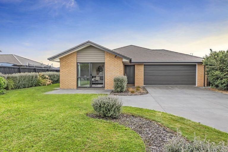 Photo of property in 34 Wallingford Crescent, Rolleston, 7615