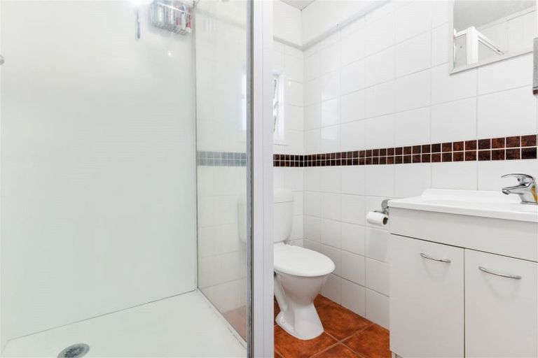 Photo of property in 36 Cascades Road, Pakuranga Heights, Auckland, 2010