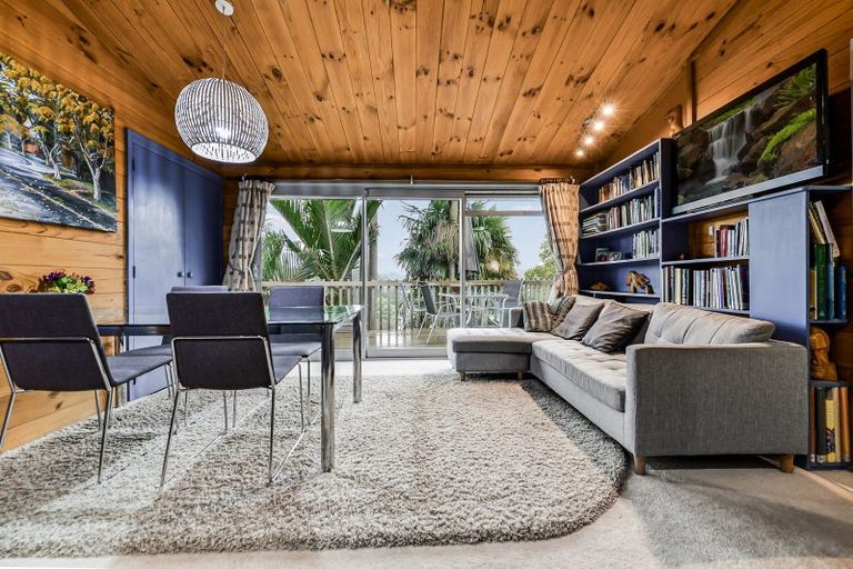 Photo of property in 92 Poaka Avenue, Dinsdale, Hamilton, 3204