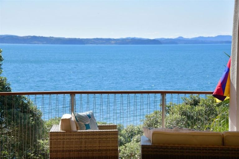 Photo of property in 20 Pacific Parade, Army Bay, Whangaparaoa, 0930