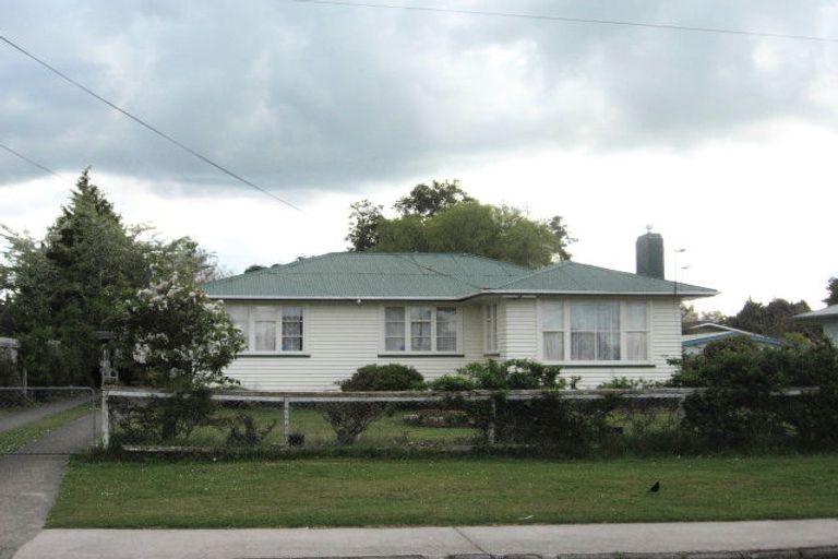 Photo of property in 16 Kahu Street, Utuhina, Rotorua, 3015