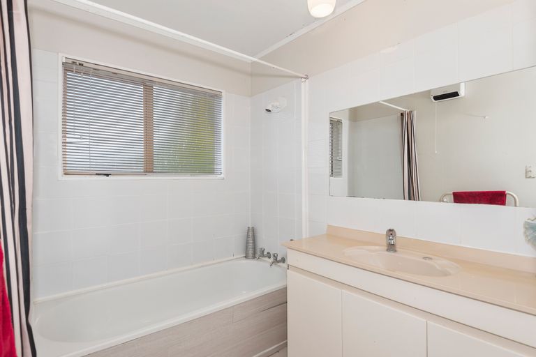 Photo of property in 1/44 Marriott Road, Pakuranga, Auckland, 2010