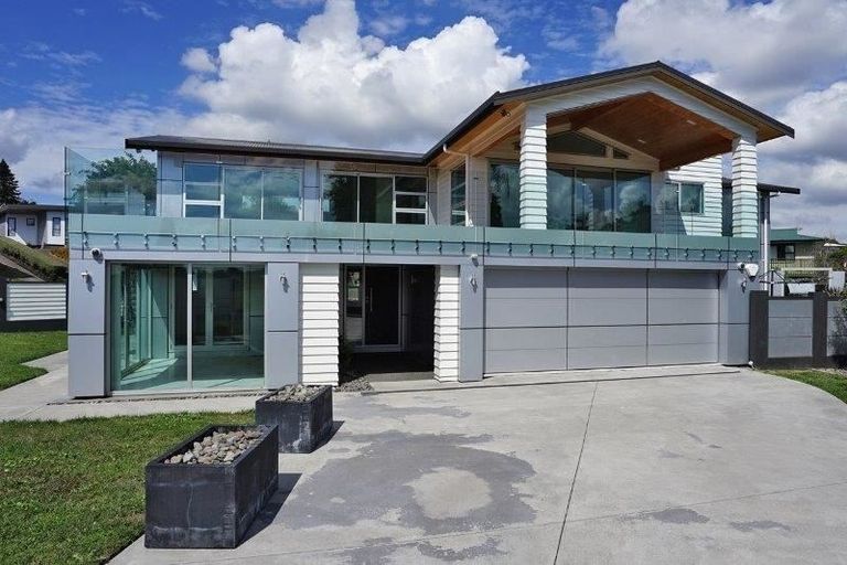 Photo of property in 163 Lake Crescent, Hamilton Lake, Hamilton, 3204