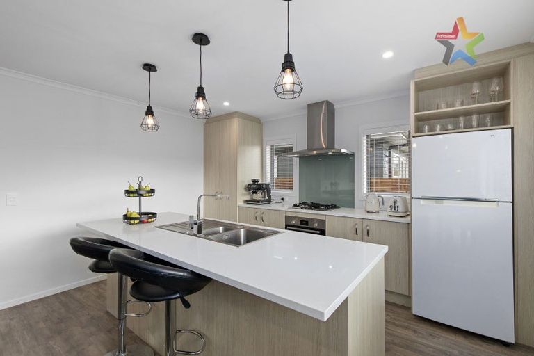 Photo of property in 5 Takapo Grove, Kelson, Lower Hutt, 5010