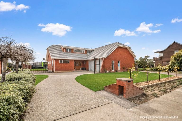 Photo of property in 12 Logan Place, Blenheim, 7201