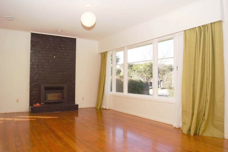 Photo of property in 54 Kervil Avenue, Te Atatu Peninsula, Auckland, 0610
