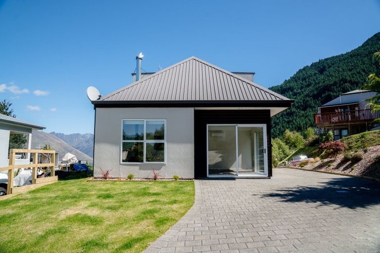 Photo of property in 4a Dart Place, Fernhill, Queenstown, 9300