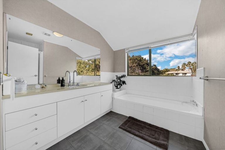 Photo of property in 41 Westpark Drive, West Harbour, Auckland, 0618