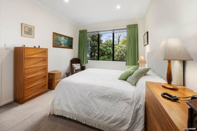 Photo of property in 4 Jelas Road, Red Beach, 0932