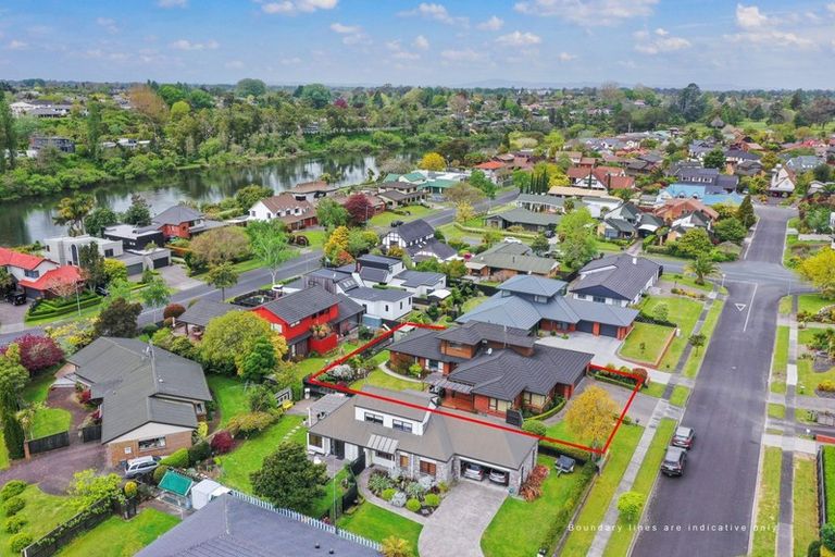 Photo of property in 7 Burn-murdoch Street, St Andrews, Hamilton, 3200