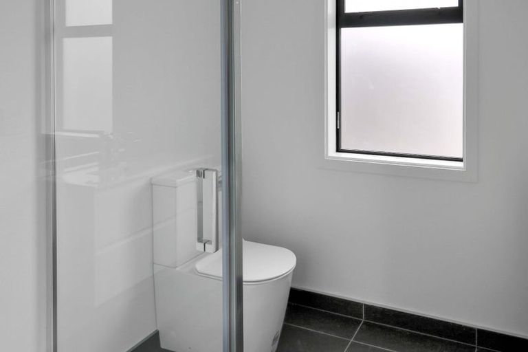 Photo of property in 1a Raymond Terrace, Waterloo, Lower Hutt, 5011