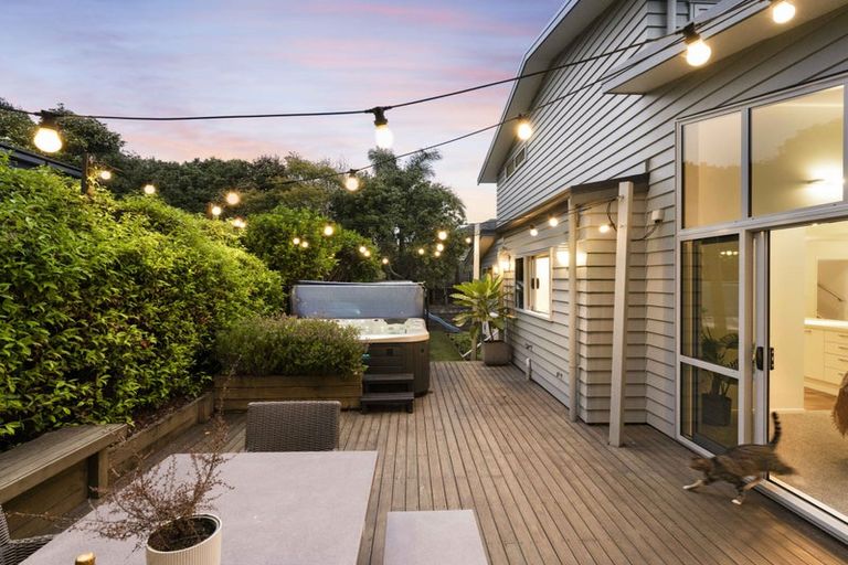 Photo of property in 9 Saint Maroun Rise, The Gardens, Auckland, 2105