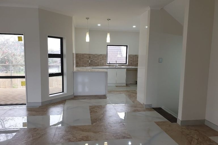 Photo of property in 4225a Great North Road, Glendene, Auckland, 0602