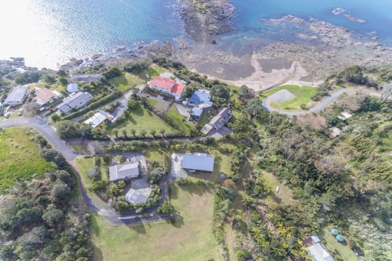Photo of property in 46c Heretaunga Crescent, Cable Bay, 0420