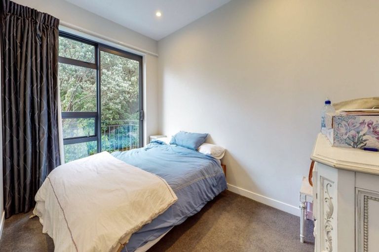 Photo of property in 15 San Sebastian Road, Kelburn, Wellington, 6012