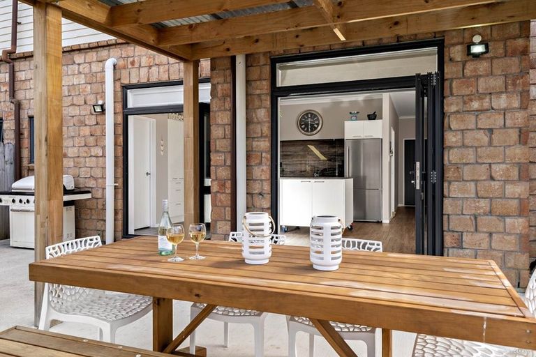 Photo of property in 6 Derg Place, East Tamaki, Auckland, 2013