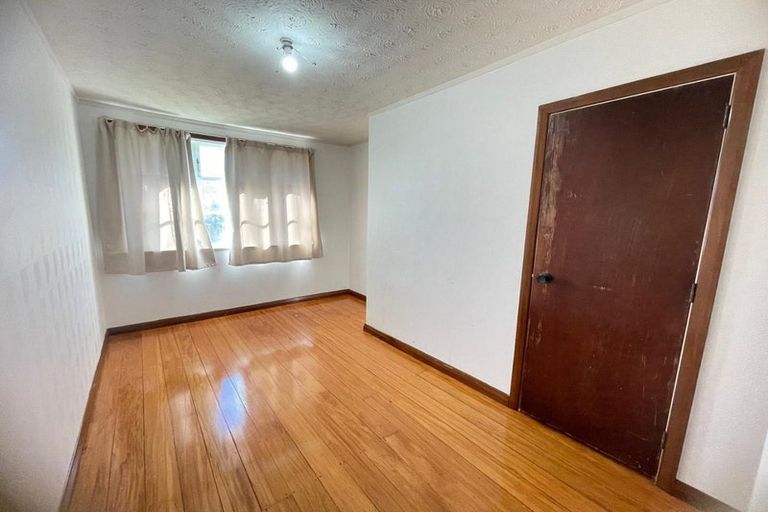 Photo of property in 87 Hillsborough Road, Hillsborough, Auckland, 1042