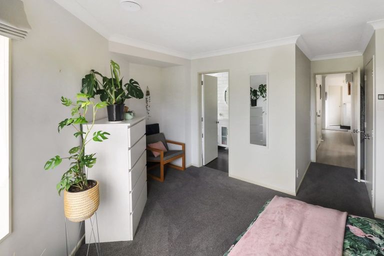 Photo of property in 6a Marjory Close, Broadmeadows, Wellington, 6035