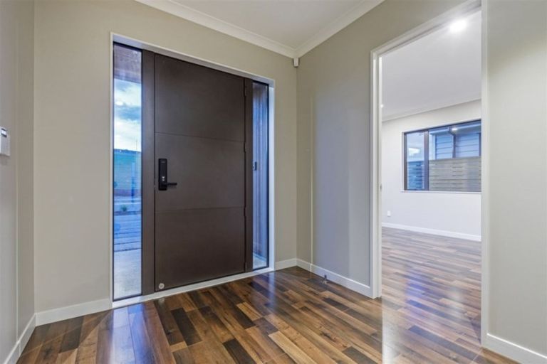 Photo of property in 17 Tawatawa Street, Long Bay, Auckland, 0630