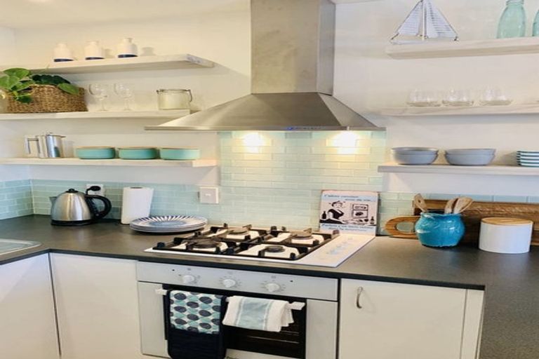 Photo of property in 4a Whitianga View, Paremata, Porirua, 5024