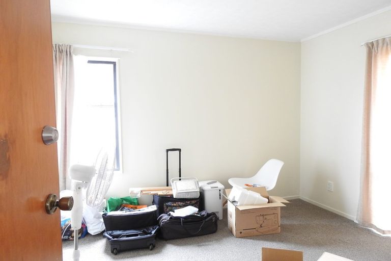 Photo of property in 64 De Quincey Terrace, Highland Park, Auckland, 2010