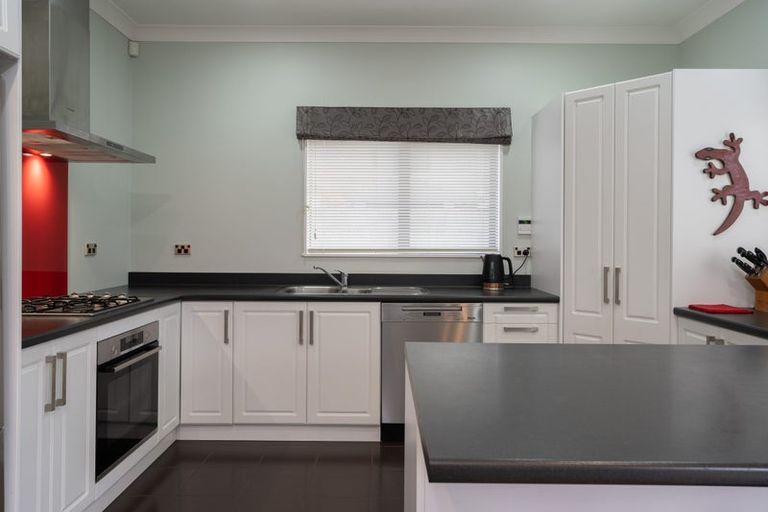 Photo of property in 49 Erlestoke Crescent, Churton Park, Wellington, 6037