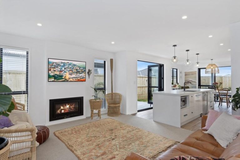 Photo of property in 30 Awatira Drive, Papamoa Beach, Papamoa, 3118