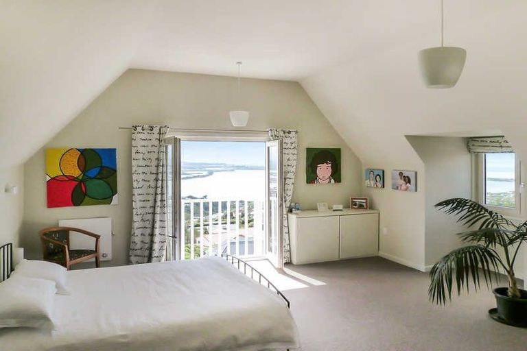 Photo of property in 27 Belleview Terrace, Mount Pleasant, Christchurch, 8081