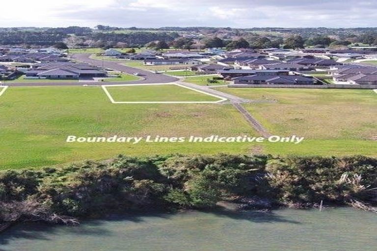 Photo of property in 42 Harbour Crest Drive, Waiuku, 2123