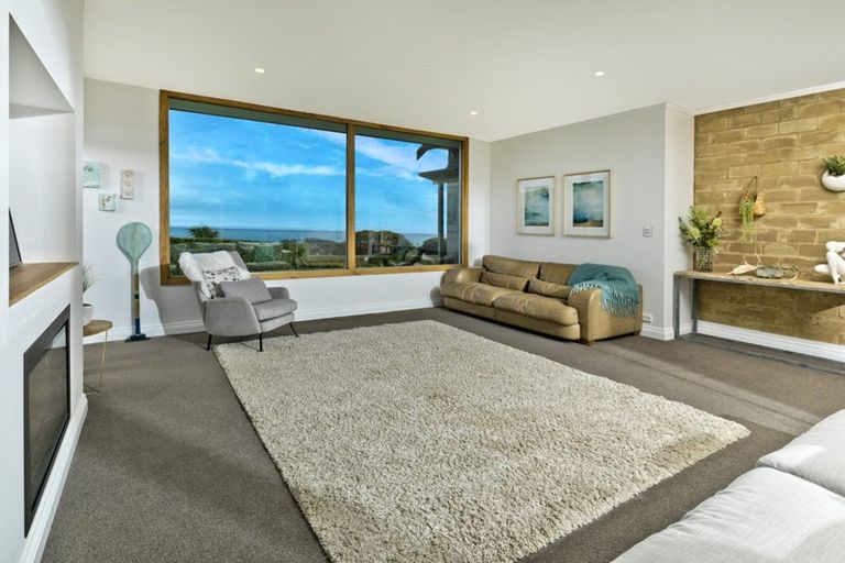 Photo of property in 563 Oaia Road, Muriwai, Waimauku, 0881