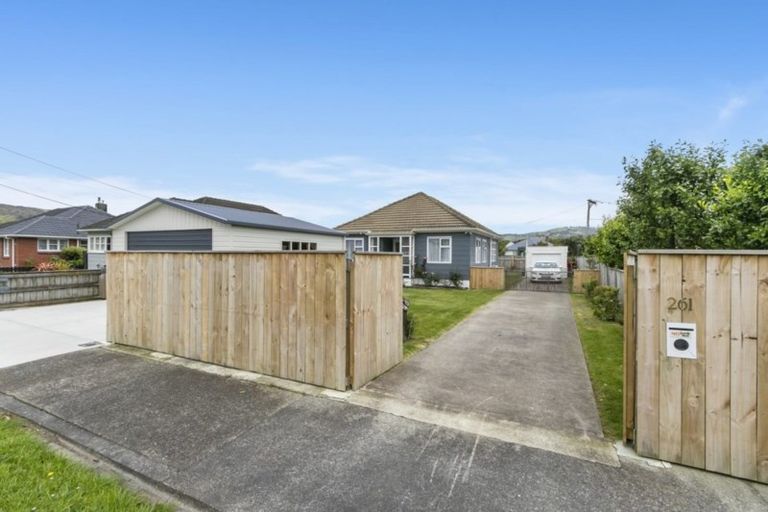 Photo of property in 261 Naenae Road, Naenae, Lower Hutt, 5011