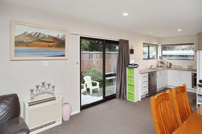 Photo of property in 1/10 Wadeley Road, Ilam, Christchurch, 8041