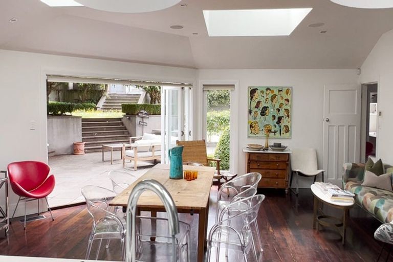 Photo of property in 15 Mallam Street, Karori, Wellington, 6012