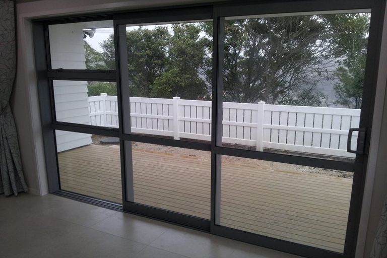 Photo of property in 124 Browns Bay Road, Rothesay Bay, Auckland, 0630