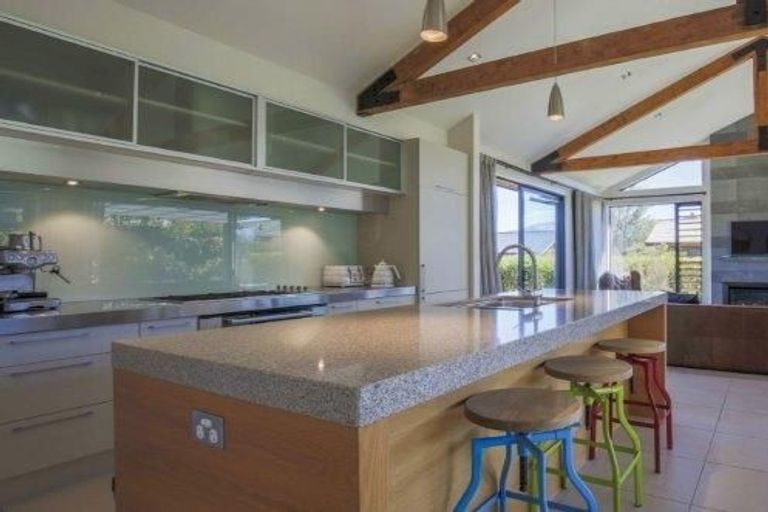 Photo of property in 2 Buckler Court, Jacks Point, Queenstown, 9371
