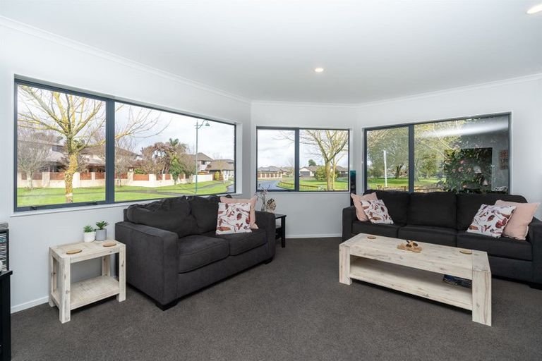 Photo of property in 35 Farringdon Avenue, Rototuna North, Hamilton, 3210