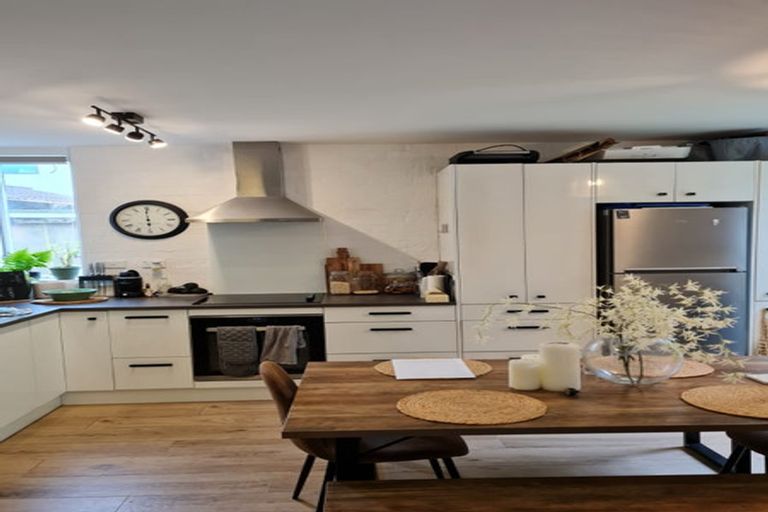 Photo of property in 141 Churton Drive, Churton Park, Wellington, 6037