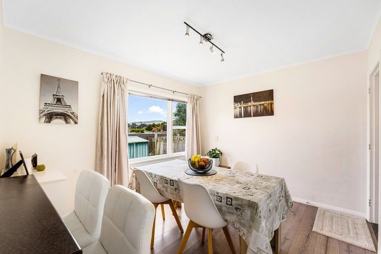Photo of property in 28 Lowry Crescent, Stokes Valley, Lower Hutt, 5019