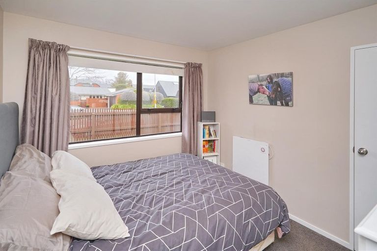 Photo of property in 1/10 Wadeley Road, Ilam, Christchurch, 8041