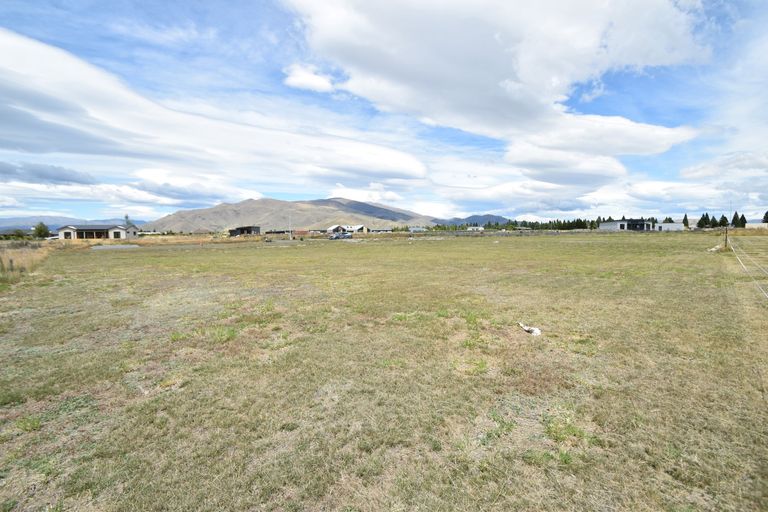 Photo of property in 8 Peak Drive, Twizel, 7901