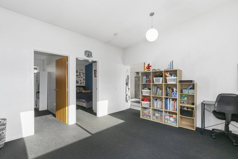 Photo of property in 35 Waikana Street, Broad Bay, Dunedin, 9014