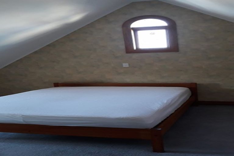 Photo of property in 2/141 Fitzherbert Avenue, West End, Palmerston North, 4410