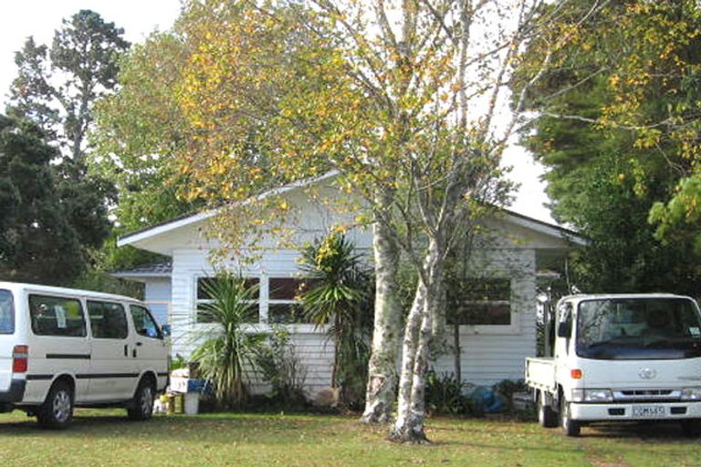 Photo of property in 88 Glen Marine Parade, Glendene, Auckland, 0602