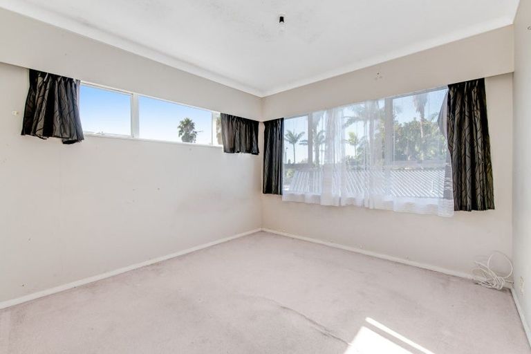 Photo of property in 28 Doment Crescent, Orewa, 0931