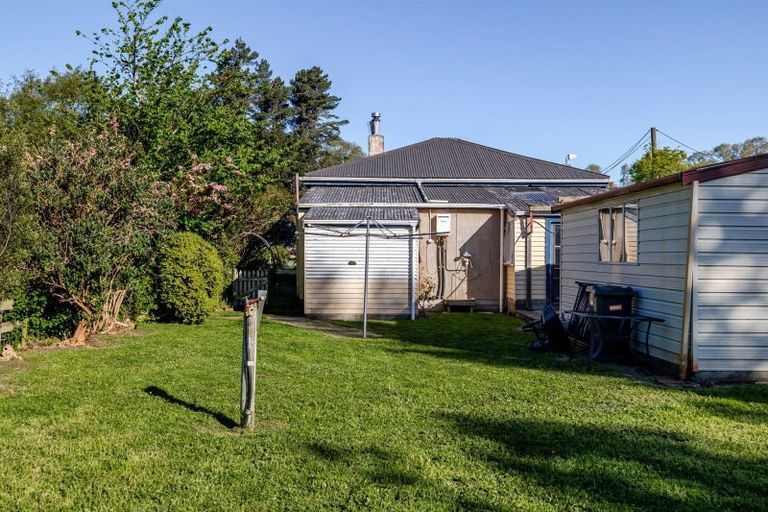 Photo of property in 17 Newman Road, Eketahuna, 4900