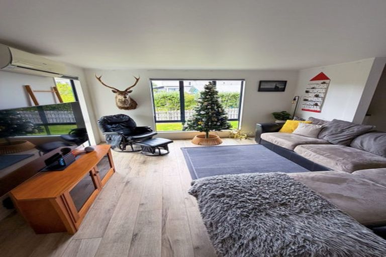 Photo of property in 33 Shearwater Street, One Tree Point, 0118