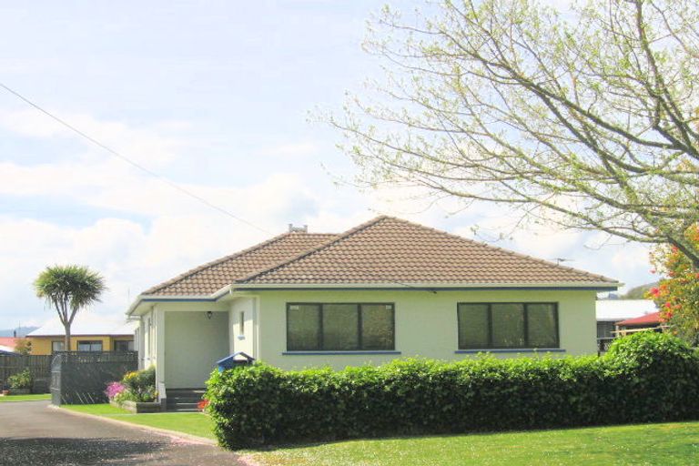 Photo of property in 10 Wharenui Road, Owhata, Rotorua, 3010