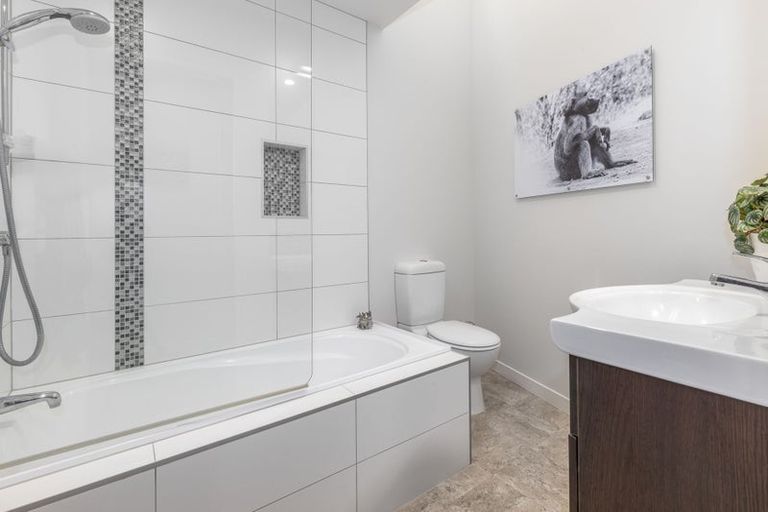 Photo of property in 2 Ocean Vista Lane, Paraparaumu, 5032